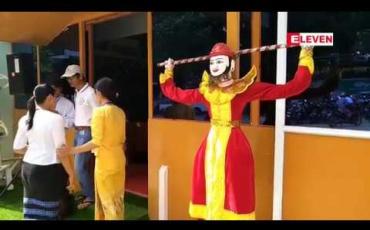Embedded thumbnail for မန္တလေးတောင်ခြေတွင် Myanmar Marionette Theatre မြန်မာ့ရုပ်သေးပွဲဇာတ်ရုံသစ် ဖွင့်လှစ်