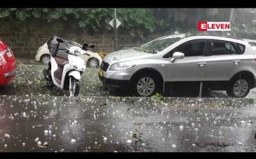 Embedded thumbnail for ဆစ်ဒနီမြို့တွင် မိုးသီးမုန်တိုင်းကျရောက်မှုများ ဖြစ်ပေါ်ခဲ့ပြီး တင်းနစ်ဘောလုံးအရွယ် မိုးသီးများ ကြွေကျခဲ့