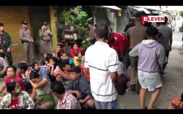 Embedded thumbnail for မဲဆောက် နှင့် မယ်တောင် တိုက်နယ် ၌ လမ်းဘေး ကျူးကျော်တဲများတွင် နေထိုင်၍ အလုပ်လုပ်ကိုင်နေသည့် မြန်မာ အလုပ်သမား တစ်ရာကျော်အား ထိုင်းအာဏာပိုင်များဖမ်းဆီး 