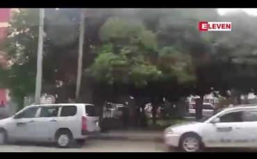 Embedded thumbnail for ဗဟိုအမျိုးသမီးဆေးရုံတွင် ဆရာဝန်အယောင်ဆောင်ကာ လူနာများကို လိုက်လံစမ်းသပ်နေသည့် အမျိုးသမီးတစ်ဦးအား အမှုဖွင့်အရေးယူ 