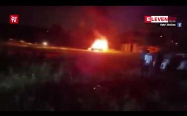 Embedded thumbnail for မလေးရှားနိုင်ငံရှိ ဟိန္ဒူဘုရားကျောင်း တစ်ခုအနီး ဆူပူအကြမ်းဖက်မှုများ ဖြစ်ပွားခဲ့ပြီး မော်တော်ယာဉ် ၁၈ စီးခန့် မီးလောင်ပျက်စီးခဲ့ 