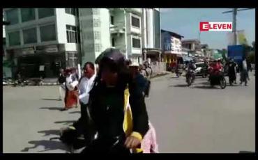 Embedded thumbnail for မြေယာအငြင်းပွားမှုတစ်ခုနှင့် ပတ်သက်ပြီး မျက်ကွယ်တွင် အမိန့်ချခဲ့ခြင်းအပေါ် မကျေနပ်သောကြောင့်ဟုဆိုကာ စစ်ကိုင်းမြို့နယ်၊ ခိုတောင်ကျေးရွာမှ ဒေသခံအချို့ စစ်ကိုင်းမြို့တွင် ဆန္ဒထုတ်ဖော်