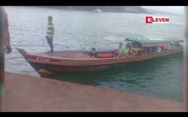 Embedded thumbnail for ထိုင်းနိုင်ငံတွင် အချုပ်ကျခံရပြီး ပြန်လည်လွတ်မြောက်လာသည့် မြန်မာရွှေ့ပြောင်းလုပ်သား ၉၉ ဦး ကော့သောင်း နယ်စပ်ဂိတ်မှ ပြန်လည်ဝင်ရောက်လာ