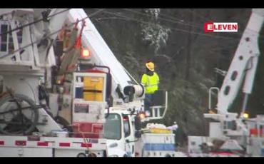 Embedded thumbnail for အမေရိကန်နိုင်ငံ အရှေ့တောင်ပိုင်းတွင် နှင်းမုန်တိုင်း ကျရောက်မှုကြောင့် လူတစ်ဦး သေဆုံးခဲ့ပြီး ဒေသခံ ၃ သိန်း ၈ သောင်းကျော် ဓာတ်အားပြတ်တောက်မှုနှင့် ရင်ဆိုင်နေရ