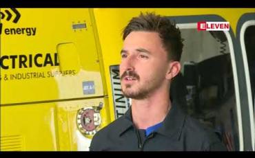 Embedded thumbnail for ရွက်လှေတိမ်းမှောက်ပြီး ပင်လယ်ထဲတွင် မျောပါနေခဲ့သည့် အမေရိကန်ကမ ္ဘာလှည့် ခရီးသွားတစ်ဦးကို သြစတြေးလျကမ်းလွန်တွင် ကယ်တင်နိုင်ခဲ့ 