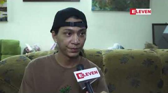 Embedded thumbnail for ချို့တဲ့ တဲ့ ကလေးတွေအတွက် အရုပ်လှူဒါန်းဖို့ အရုပ်အလှူခံခြင်းတွေလုပ်ဆောင်ခဲ့တဲ့ချစ်သူကို ကူညီလိုက်ပါဆောင်ရွက်ပေးခဲ့တဲ့အကြောင်းပြောပြတဲ့ အဆိုတော်နေဝင်း 