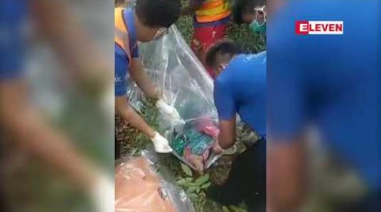 Embedded thumbnail for ထားဝယ်-မောင်းမကန်လမ်းပေါ်ရှိ ရော်ဘာခြံတစ်ခုအတွင်း ပုပ်ပွသေဆုံးနေသော အမျိုးသမီးအလောင်းတွေ့ရှိပြီး လူသတ်မှုဖြင့် အမှုဖွင့် စုံစမ်းစစ်ဆေးနေ