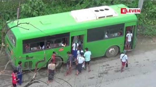Embedded thumbnail for စက်ရုံ၊ အလုပ်ရုံများမှ ဝန်ထမ်းများကို ပုဂ္ဂလိက လုပ်ငန်းရှင်များနှင့်ပူးပေါင်းပြီး COVID-19 စစ်ဆေးခြင်းနှင့် ကျန်းမာရေးအခြေအနေမှတ်တမ်းတင်ပြီး QR Code ဖြင့်စစ်ဆေးရန် ရန်ကုန်တိုင်းအစိုးရအဖွဲ့စီစဉ်နေ 