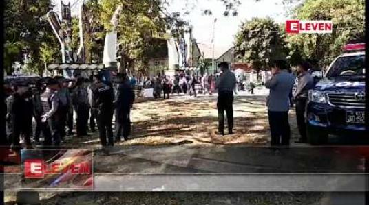 Embedded thumbnail for ဧရာဝတီမြစ်ဆုံ၊ မြစ်ညာ၊ မြစ်ဝှမ်း ရေကာတာစီမံကိန်းများ အပြီးအပိုင်ဖျက်သိမ်းရေးအတွက် မြစ်ကြီးနားမြို့တွင် ပြုလုပ်ခဲ့သည့်  လမ်းလျှောက်ဆန္ဒထုတ်ဖော်မှုမှ ဦးဆောင်သူကို ငြိမ်းစုစီဥပဒေပုဒ်မ ၂၀ ဖြင့် တရားစွဲဆို  
