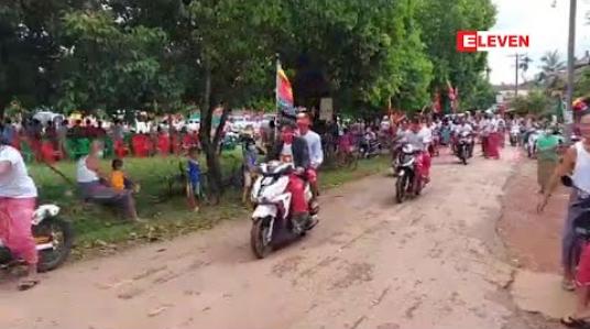 Embedded thumbnail for မွန်ညီညွတ်ရေးပါတီက သံဖြူဇရပ်မြို့နယ်အတွင်း မဲထည့်ခြင်းအသိပညာပေးနှင့် ဖျော်ဖြေရေးများ လုပ်ဆောင်ကာ စည်းရုံးရေးပြုလုပ် 