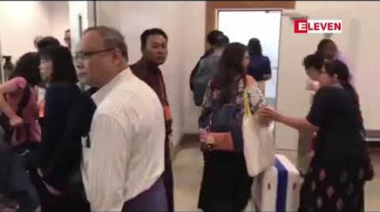 Embedded thumbnail for ရှမ်းပြည်နယ်မြောက်ပိုင်း၊ကွတ်ခိုင်မြို့နယ်ရှိတိုက်ပွဲများအကြားပိတ်မိနေသည့်နိုင်ငံခြားသား(၂၈)ဦးကိုတပ်မတော်ဧ၊်အစီအစဉ်ဖြင့် ရန်ကုန်မြို့သို့ပြန်လည်ပို့ဆောင် 