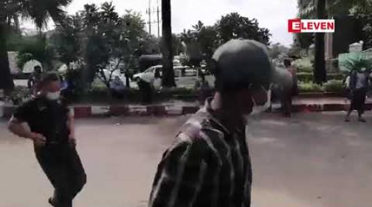 Embedded thumbnail for အဝေးပြေးကုန်တင်ယာဉ်မောင်းများနှင့် ယာဉ်နောက်လိုက်များကို COVID-19 ရောဂါပိုးရှိမရှိ စစ်ဆေး