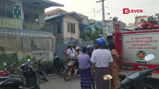 Embedded thumbnail for ချမ်းအေးသာစံမြို့နယ်၊ ပြည်ကြီးမျက်ရှင်ရပ်ရှိ နေအိမ်တစ်အိမ်တွင်း အလိုအလျောက် မီးတောက်မှုများ ဖြစ်ပေါ်နေသဖြင့် မီးသတ်ကားများ စောင့်ကြည့်နေ