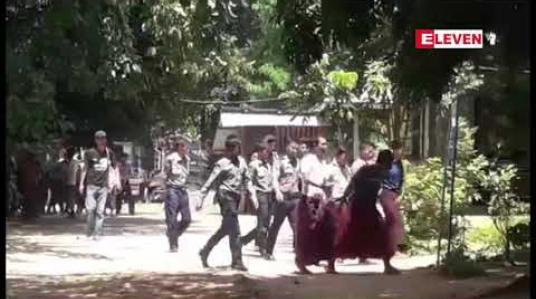 Embedded thumbnail for ဗိုလ်ချုပ်အောင်ဆန်းကြေးရုပ်တုနှင့်ပတ်သက်ပြီး  နိုင်လွတ်လုံပုဒ်မ ၁၀ ဖြင့် တရားစွဲခံထားရသည့်ကရင်နီလူငယ် ၆ ဦး ၁၂ ကြိမ်မြောက်ရုံးထုတ်ခဲ့ပြီးကရင်နီလူငယ် နှစ်ဦးကထွက်ဆိုချက်ပေး