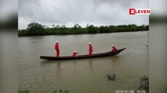 Embedded thumbnail for ရခိုင်ကမ်းရိုးတန်း၌ မိုးသည်းထန်စွာရွာသွန်းပြီး လှိုင်းကြီးရာမှ စက်လှေနစ်မြုပ်ပြီး လူသေဆုံး