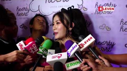 Embedded thumbnail for Asia Special Award ရရှိခဲ့တာလို ့ကိုယ့်ကိုယ်ကို ဂုဏ်ယူတာထက် ကိုယ့်နိုင်ငံ၊ ကိုယ့်ပရိသတ်အတွက် ပိုဂုဏ်ယူသလို အများကြီးကြိုးစားသွားပါဦးမယ်လို ့ဆိုလာတဲ့ သရုပ်ဆောင် ဝတ်မှုံရွှေရည် 