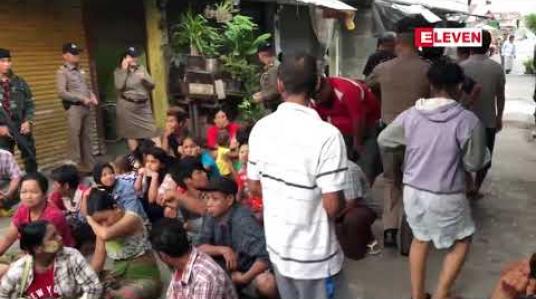Embedded thumbnail for မဲဆောက် နှင့် မယ်တောင် တိုက်နယ် ၌ လမ်းဘေး ကျူးကျော်တဲများတွင် နေထိုင်၍ အလုပ်လုပ်ကိုင်နေသည့် မြန်မာ အလုပ်သမား တစ်ရာကျော်အား ထိုင်းအာဏာပိုင်များဖမ်းဆီး 
