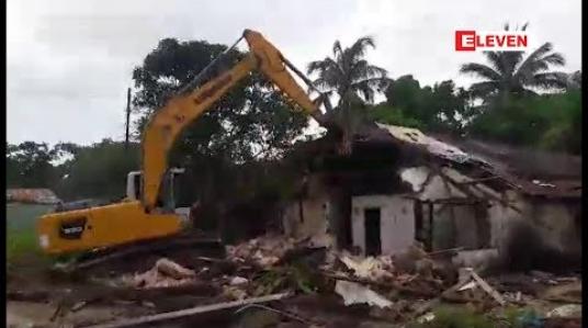 Embedded thumbnail for သင်္ဃန်းကျွန်းမြို့နယ်၊ မင်္ဂလာအိမ်ရာရှိ နေအိမ်များအား ရှင်းလင်း းစဉ် ရုန်းရင်းဆန်ခတ်မှု ဖြစ်ပွား
