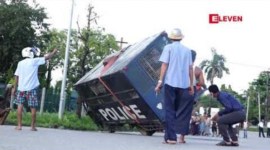 Embedded thumbnail for သာကေတရှုခင်းသာပတ်လမ်းတွင် အချုပ်ကားတစ်စီးတိမ်းမှောက်မှုဖြစ်ပွား 