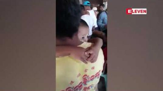 Embedded thumbnail for ဖားကန့်တွင် ကလေးသူခိုးဟုသံသယရှိသူတစ်ဦးကိုလူစုလူဝေးဖြင့် ဖမ်းဆီး 