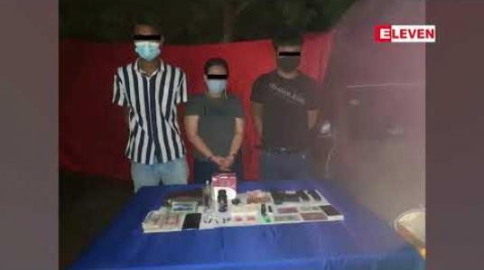 Embedded thumbnail for ဘောနက်ကြီးကျေးရွာအနီးရှိ လမ်းအသုံးပြုခကောက်ခံရေးဂိတ်တွင် လက်နက်နှင့်WY ဆေးပြားအချို့ဖမ်းဆီးရမိ 