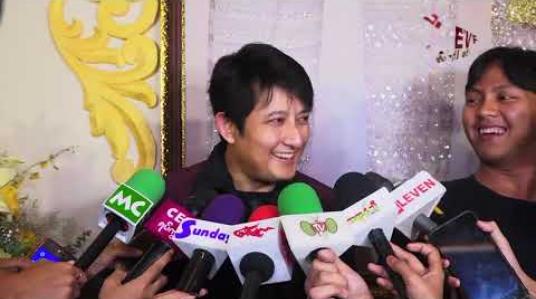 Embedded thumbnail for အဆင်ပြေမယ့်ဇာတ်နဲ့ ကာရိုက်တာတွေ့ရင် ရုပ်ရှင် ထပ်ရိုက်ဖို့ရှိပြီး မျှော်လင့်နေတဲ့ ပရိသတ်အတွက် ရှိုးပွဲတစ်ပွဲလောက် စီစဉ်ဖို့ရှိတယ်လို့် ဆိုလာတဲ့ စိုးသူ 