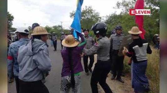 Embedded thumbnail for ပုဂံညောင်ဦး အလုပ်သမားသပိတ်စစ်ကြောင်း မန္တလေးမြို့သို့ ချီတက် ဆန္ဒပြစဉ် ညောင်ဦးမြို့ အထွက်၌ ရဲတပ်ဖွဲ့မှ အကြမ်းဖက် ဖြိုခွင်းခံခဲ့ရ