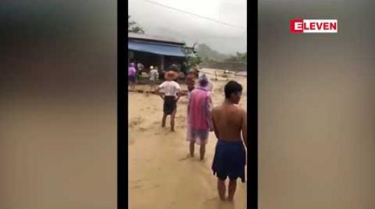 Embedded thumbnail for ဖားကန့်တွင် မိုးသည်းထန်စွာ ရွာသွန်းမှုကြောင့် မြေပြိုကာ လမ်းပိတ်ဆို့မှုဖြစ်ပွား 