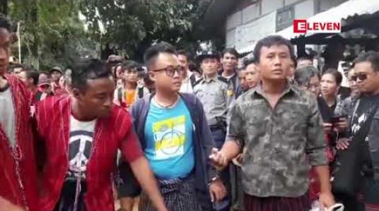 Embedded thumbnail for ဗိုလ်ချုပ်အောင်ဆန်းကြေးရုပ်တုပြဿနာနှင့် ပက်သက်ပြီး နိုင်လွတ်လုံ ပုဒ်မ ၁၀ ဖြင့် တရားစွဲခံထားရသည့် ကရင်နီ လူငယ် ၆ ဦးအမှုအား စွဲချက်တင်ကြောင်း အမိန့်ချမှတ် 
