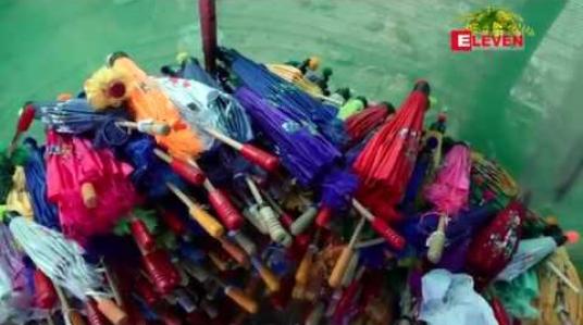 Embedded thumbnail for ဖြုတ်ယူခံခဲ့ရသည့် အင်းလျားကန်ဘောင်မှ အလှဆင် ပုသိမ်ထီးများ ပြန်လည်တပ်ဆင်ပေးသွားမည် 
