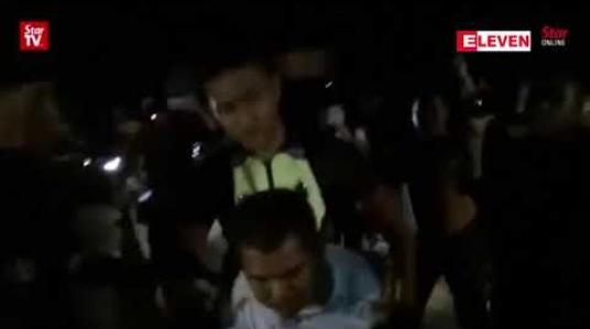 Embedded thumbnail for မလေးရှားနိုင်ငံရှိအဓိကရုဏ်းဖြစ်ပွားရာ ဟိန္ဒူဘုရားကျောင်းအနီးလုံခြုံရေးတိုးမြှင့်ထားပြီး ရဲတပ်ဖွဲ့က လူအချို့ကိုဖမ်းဆီး 