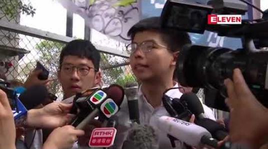 Embedded thumbnail for အထင်ကရ ဟောင်ကောင် တက်ကြွလှုပ်ရှားသူ ဂျိုရှူဝေါင် ထောင်မှ ပြန်လွတ်လာပြီးနောက် အုပ်ချုပ်ရေးမှူး ကာရီလမ်းကို ရာထူးမှ ဆင်းပေးရန် တောင်းဆို 