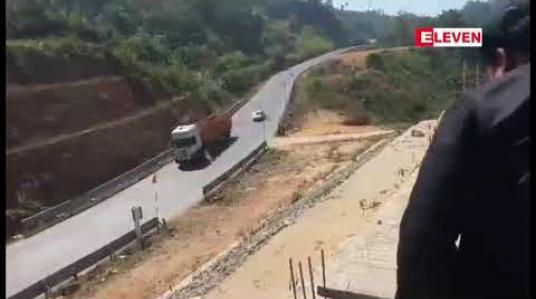 Embedded thumbnail for မြဝတီ ဒေါနတောင်ကျော် အာရှလမ်းသစ်ရှိ ယာဉ်မတော်တဆမှု မကြာခဏဖြစ်ပွားနေသော မိုင်တိုင် ၁၅၈ နှင့်် ၁၅၉ ကြားကို ကျပ် ၄၀၂ သန်း ကုန်ကျခံပြီး လေးလမ်းသွားအဖြစ် ပြင်ဆင်နေ
