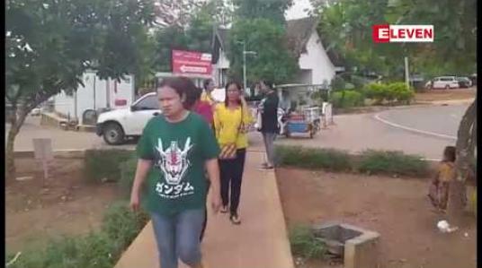 Embedded thumbnail for ထိုင်းနိုင်ငံဘက်သို့ အလုပ်သမား ၆၀၀၀ ကျော် နေ့စဉ် သွားရောက်လုပ်ကိုင်နေရသည့်အတွက် ဘုရားသုံးဆူ နယ်စပ်ဂိတ်စခန်းကို တရားဝင်ဖွင့်ပေးရန် ဒေသခံများ လိုလားနေဟု သိရ 
