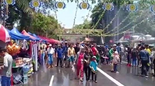 Embedded thumbnail for  သင်္ကြန်အကျနေ့မနက်ပိုင်းမြင်ကွင်းများ (ရုပ်သံ)