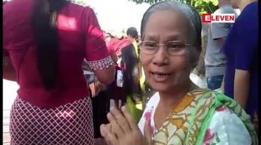 Embedded thumbnail for တန်ဆောင်မုန်းလပြည့််နေ့ ဆွမ်းဆန်စိမ်းလောင်းလှူမှု၊ ဘုံကထိန်လှည့်လည်မှုများနှင့် နိဗ္ဗာန်စျေး၊ စတုဒီသာကျွေးမှုများ ရန်ကုန်မြို့ရှိ ရပ်ကွက်အချို့တွင် ပြုလုပ် 