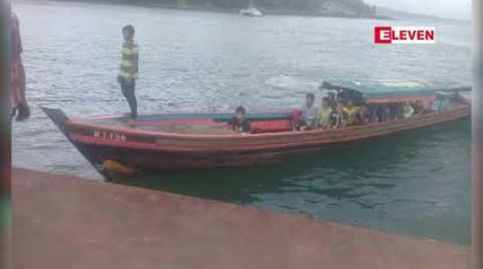 Embedded thumbnail for ထိုင်းနိုင်ငံတွင် အချုပ်ကျခံရပြီး ပြန်လည်လွတ်မြောက်လာသည့် မြန်မာရွှေ့ပြောင်းလုပ်သား ၉၉ ဦး ကော့သောင်း နယ်စပ်ဂိတ်မှ ပြန်လည်ဝင်ရောက်လာ