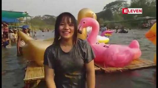 Embedded thumbnail for နှစ်သစ်ကူးသင်္ကြန်ပွဲတော်အကြိုကာလတွင် ဖွင့်လှစ်သည့် မြန်မာ - ထိုင်းနယ်စပ် သောင်ရင်းအပန်းဖြေစခန်းတွင် လာရောက် ရေကစားအပန်းဖြေသူများနှင့်စည်ကားနေ 