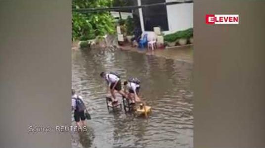 Embedded thumbnail for ဘန်ကောက်တွင် ကျောင်းသားနှစ်ဦးက ကုလားထိုင်သုံးလုံးအသုံးပြုပြီး ရေကြီးနေသည့်လမ်းကို ဖြတ်ကျော်ခဲ့