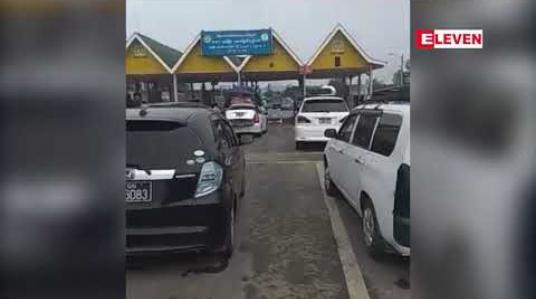 Embedded thumbnail for မူဆယ်နှင့် ကွတ်ခိုင်ကြားတွင် ကုန်တင်ယာဉ်ဘီးနှင့် အိမ်စီးယာဉ်ပစ်ခတ်ခံရသဖြင့် မူဆယ်သို့ ထွက်ခွာမည့်ယာဉ်များ ကွတ်ခိုင် တိုးဂိတ်တွင် စောင့်ဆိုင်းခဲ့ရ