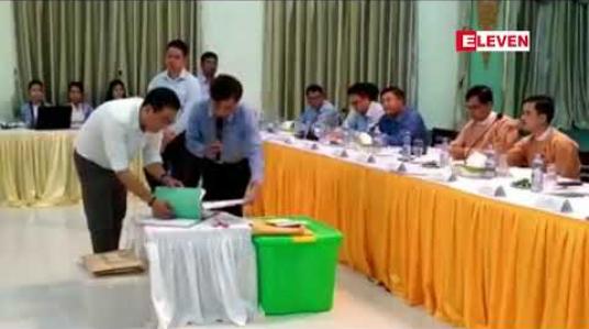 Embedded thumbnail for ထားဝယ်ခရိုင် လျှပ်စစ်ဓာတ်အားထုတ်လုပ်ဖြန့်ဖြူးခြင်းလုပ်ငန်းအတွက် တင်ဒါယှဉ်ပြိုင်သည့် ကုမ္ပဏီနှစ်ခုသာ ရှိခဲ့ပြီး စိစစ်တွက်ချက်မှုရမှတ်များကို ထုတ်ပြန်မည်မဟုတ်ဟုဆို 