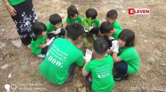 Embedded thumbnail for Green Youth အဖွဲ့၏ သစ်ပင်စိုက်ပျိုးခြင်းနှင့် သဘာဝပတ်ဝန်းကျင်ထိန်းသိမ်းရေးလုပ်ငန်းစဉ်များ ဟင်္သာတမြို့၌ တိုးမြှင့်ဆောင်ရွက်မည် 