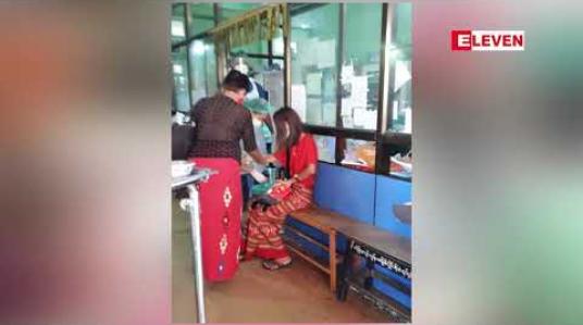 Embedded thumbnail for မိတ္တီလာမြို့နယ်တွင်NLDပါတီမှလွှတ်တော်ကိုယ်စားလှယ်လောင်းမဲဆွယ်သွားစဉ်အမျိုးသားတစ်ဦးကခဲဖြင့်ထုသဖြင့်မဲဆွယ်ပွဲသို့လိုက်ပါလာသောအမျိုးသမီးတစ်ဦးဒါဏ်ရာရ 