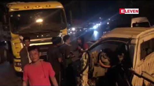 Embedded thumbnail for သာကေတမြို့နယ် ငါးကွေ့မှတ်တိုင်အနီးတွင် မြေသယ်ယာဉ်နှင့်လိုက်ထရပ်ယာဉ်တို့ တိုက်မိမှုဖြစ်ပွားခဲ့ပြီး အမျိုးသားတစ်ဦး ပြင်းထန်စွာဒဏ်ရာရရှိ
